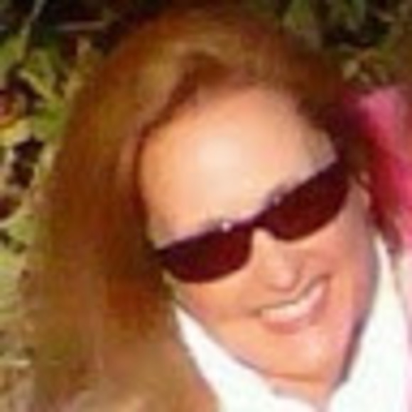 Meet your Posher, Katy - Picture 1 of 1